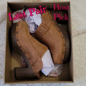 NEW Sugar Brownie Clogs Heels Mules Faux Suede Honey size 6.5M Slip-on Buckle